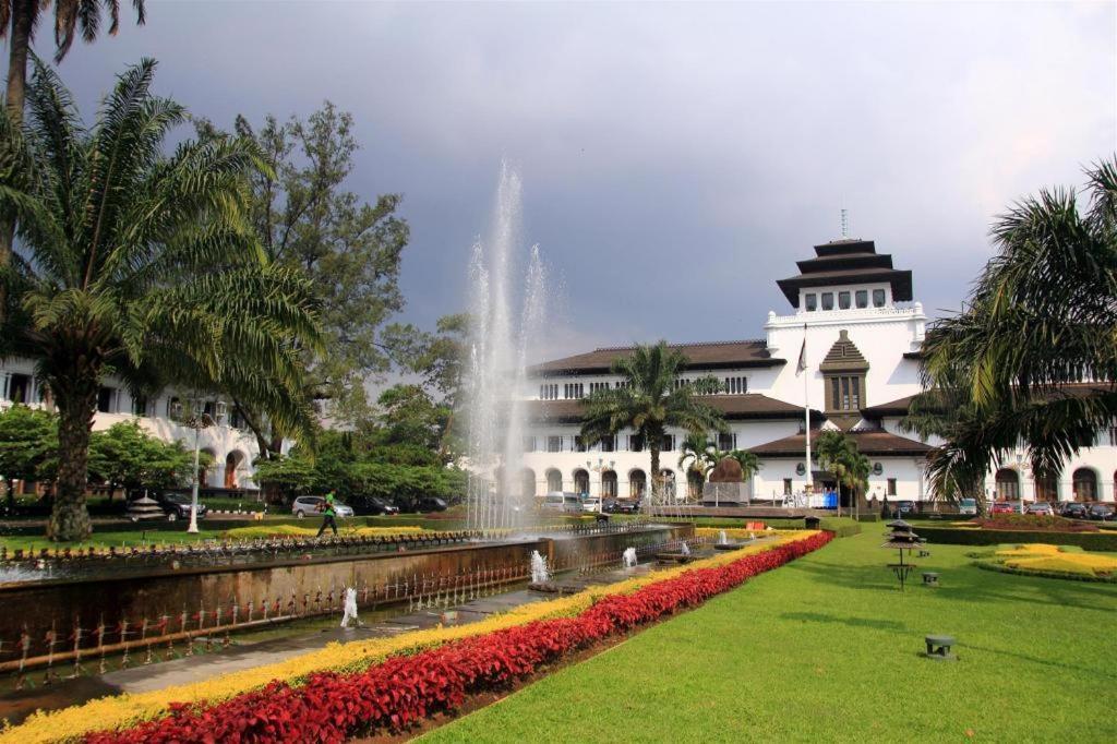 Paskal Inn Bandung Exterior photo